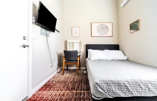 Cozy Micro Suite Unit 11 Sleeps 2 Minutes to Downtown - Foto 14