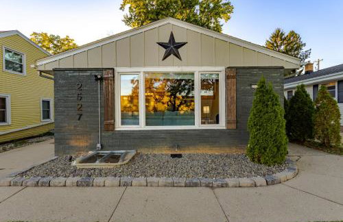 Brew City Game Room Fenced Yard 2 king beds - Foto 116