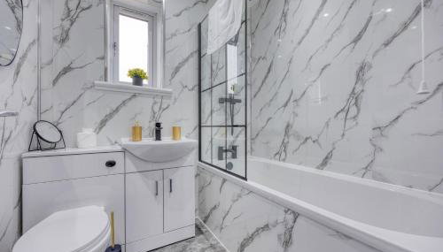 Charming Terrace House for Relaxing Retreat - Foto 2