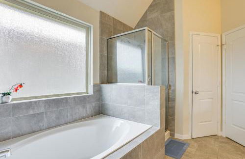 Covered Patio and Spacious Yard Houston Area Home! - Foto 21