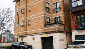 Modern 2 Bed Sleeps 6 near O2 ExCeL Enjoy river views and easy access to the IFS Cloud Cable Car Features 2 bedrooms plus a sofa bed for 6 guests - Foto 4