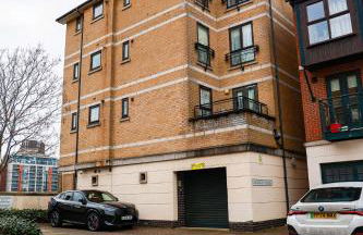 Modern 2 Bed Sleeps 6 near O2 ExCeL Enjoy river views and easy access to the IFS Cloud Cable Car Features 2 bedrooms plus a sofa bed for 6 guests - Foto 4