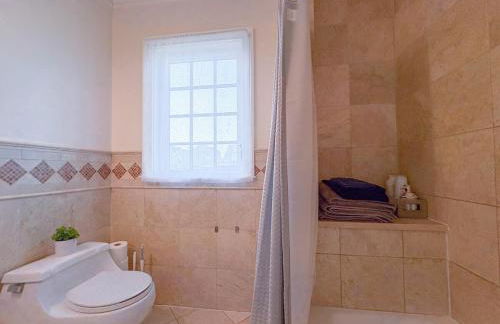 Family-Friendly 4 Bed 3 Bath Downtown Delight - Foto 35