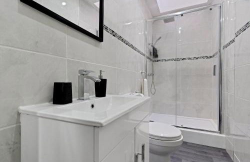 Birmingham City Modern Apartment - Table Tennis - Pool - Foto 13