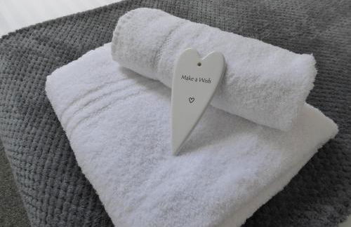 The Shakespeare Lodge - Sleeps up to 12 - 2 HOT TUBS - Foto 62