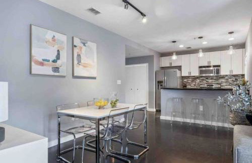 Lovely 2Bdrm 2Bath Thorton Park Condo with secure parking - Foto 19