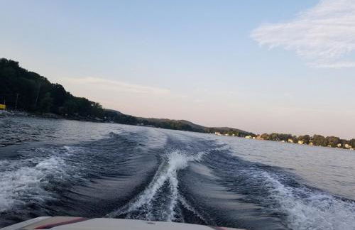 Waterfront Cottage at Highland Lake with Dock - Foto 43