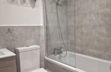 Uebert Heights 2bed Slps up to 6 Central Cannock Location 5min Walk to Cannock Town - Foto 24