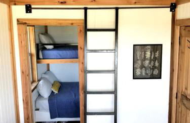 Rustic Tiny House Rental for Weekend Getaways from Dallas - Foto 3
