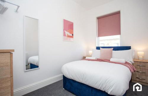 Vacant Nests The Fredrick Close to sea front - Photo 19