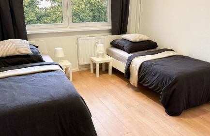 Monteurwohnungen mit TV, Internet, Parkplatz, Waschmaschine, Küche, Balkon, Restaurants und Supermarkt - Foto 29