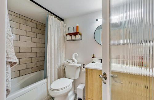 Lakeside Getaway with Patio on Lady Bird Lake - Foto 11