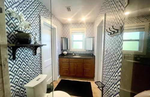 Cozy sanctuary minutes from the bay and beaches - Foto 12