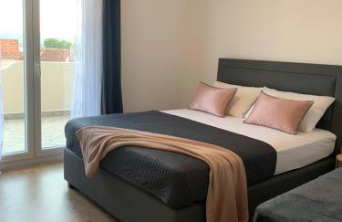 Merita Apartments with Pool - Photo 72