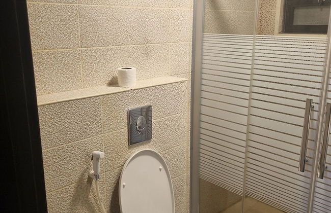 Charming Amman Apartment With Central Air-con & Street Parking - Foto 16