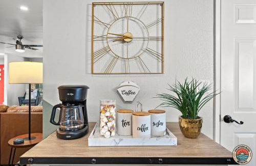 The Splash Society-Pool, Spa, Games, and Vibes - Photo 27