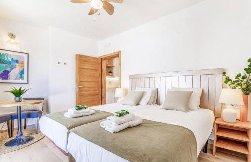 Boutique Beach Villa by Lanzarote Retreats - Private Pool - 1 min walk to Sea Pool - Photo 17