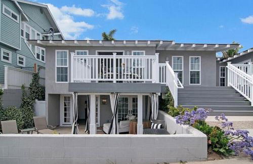 Remodeled Beach Bungalow, Block to the Beach - Photo 1