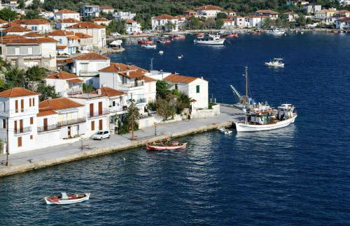 Μπροστά στο ναυάγιο Καλή τύχη - Photo 2