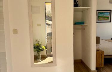 Espectacular Suite Privada a pie de playa y mar en CHALET ROQUETES - Foto 36