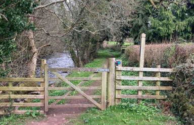 Cosy Arts & Crafts Cottage with stunning views - Photo 24