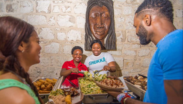 Excursión al Chukka Good Hope - Foto 2, Disfrutando de la comida