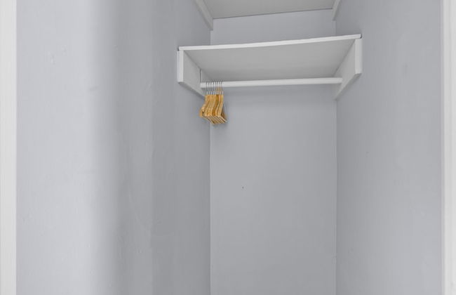 881 Furnished Apartments - Foto 26