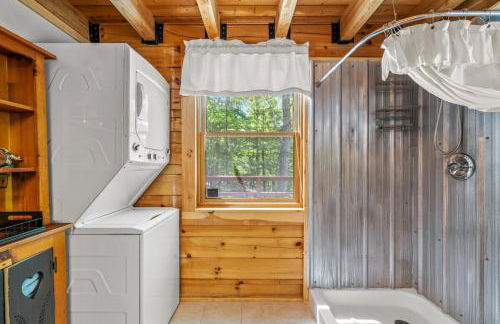 Mallard Creek Cabin - Firepit - Kitchenette - Large Deck - Gas Grill - Foto 16