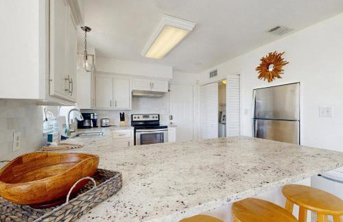 Salty Tides & Sunset Vibes - Foto 10