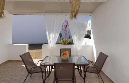 Salty Beach Cottage, 20m from Kini Beach - Foto 23