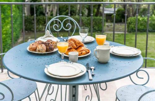 Before making request, read my profile host at bottom of page # House, garden, Eiffel Tower, Palace of Versailles - Foto 11