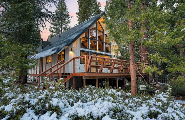 Peaceful Tahoe Retreat 5mins to Lake Cozy Modern Cabin - Foto 29