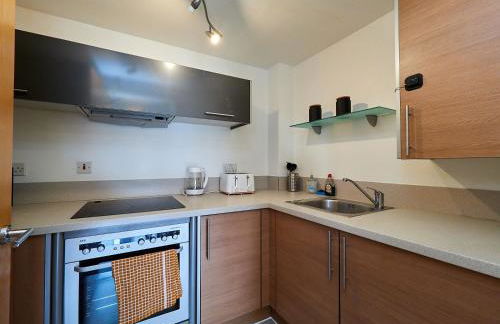 Cosy Emerald Suite - Two Story Duplex Apartment - Balcony - Contractors - Family - City Centre - Broadway Plaza - Five Ways - Sleeps 6 - Foto 7