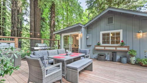 Redwoods Cabin with Hot Tub Walk to Russian River! - Foto 2
