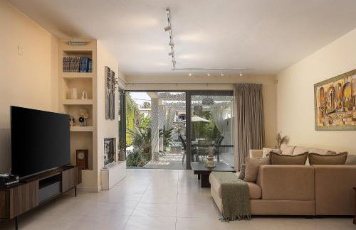 Hestia Grey Villa with Guest House & Private Pool - Foto 50