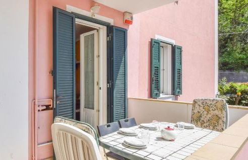 3 Bedroom Amazing Apartment In Genova - Foto 7