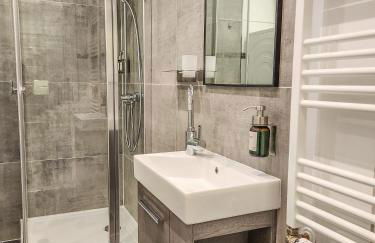 GELI Homes L1 - 2x Zimmer, 2x Kingsize Bett, 1 bis 4 Personen, Parkplatz, TV, Wifi, top Küche, Kaffee, Tee - Foto 22