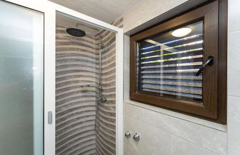 2 Bedroom Awesome Apartment In Rtina - Photo 17