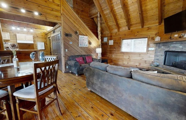 Evie's Mountain Castle 2 Bedroom Cabin by RedAwning - Foto 12