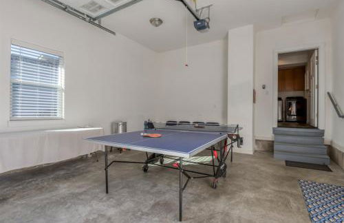 The Moby House Coastal Retreat with Ocean Views & Hot Tub - Foto 40