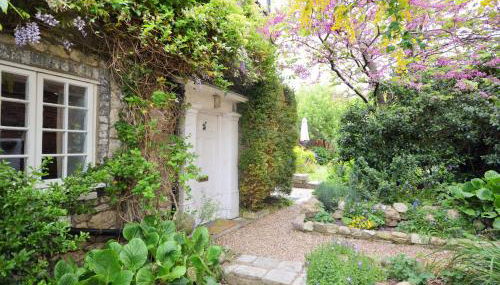 Grove Cottage - Photo 3, Garden view