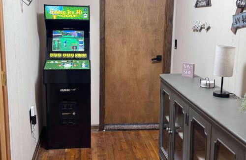 Mountain Cabin w Hot Tub Deck Grill & Fire Pit - Foto 32