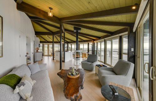 Serene Irish Beach Home with Panoramic Ocean Views! - Foto 1