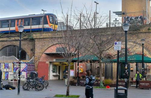Stylish Peckham Apartment 10 Seconds From Station - Photo 15