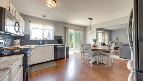 Families Welcome! Spacious OFallon Home with Yard - Foto 3