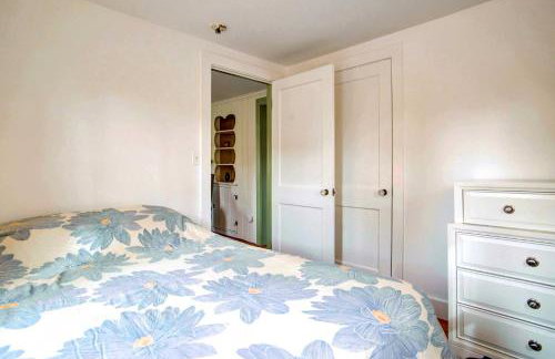 2 Mi to Beach Walkable Coastal Gem in Hyannis! - Photo 20