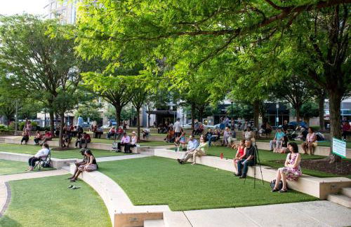 Peaceful Luxury 3 beds*Lake*Kitchen*LaundryMetro - Foto 52