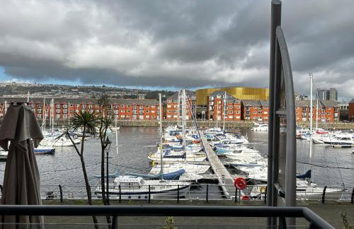 Water Front APT Walk to the Beach & City Centre - Foto 2