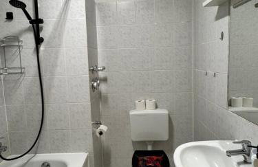 Arminos Large Group Apartment- 3 Zimmer & 2 WCs - Foto 19