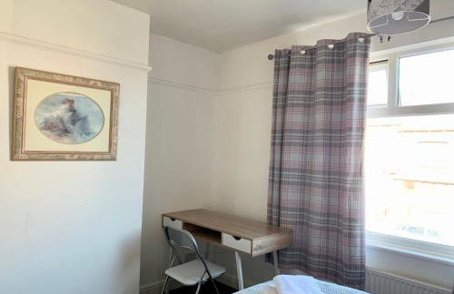 Entire Family Vacation Home . WiFi . FREE Parking - Foto 2